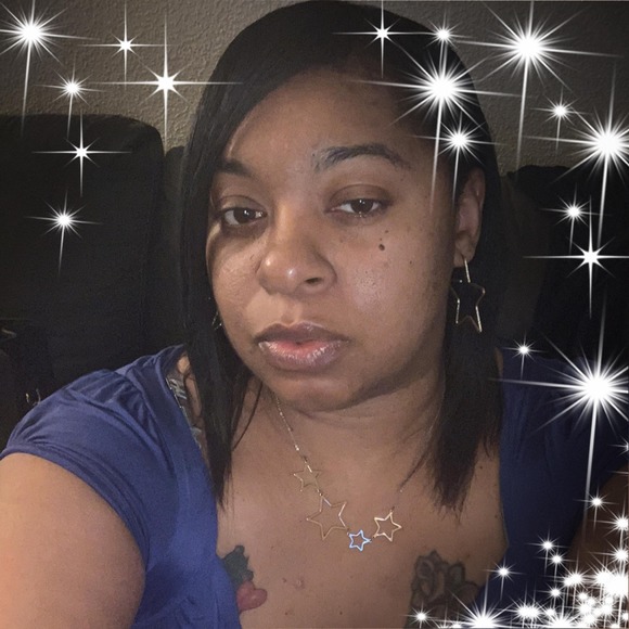 Poshmark profile picture for @aim